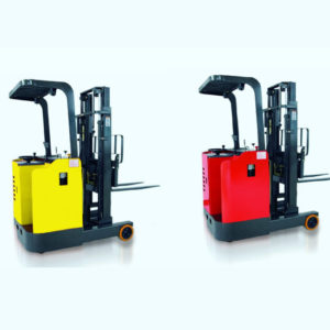 Stand-on-electric-reach-truck
